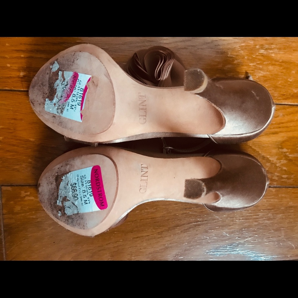 Heels - Picture 3 of 3